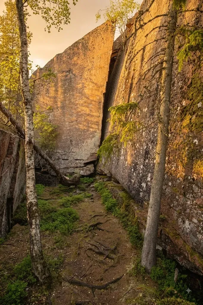 Getabergen & Grottstigen Cave Trail